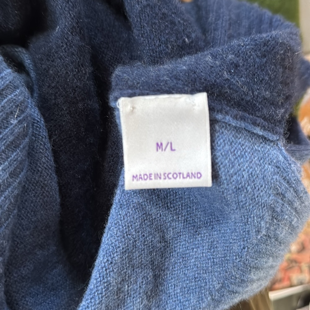 Brora 100% Women’s Cashmere Green and Navy Sweater, size M/L - Picture 5 of 12